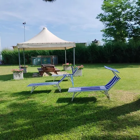بوتيل House Boat