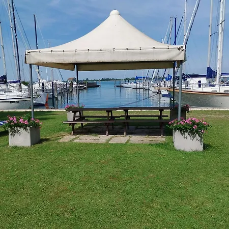 House Boat *