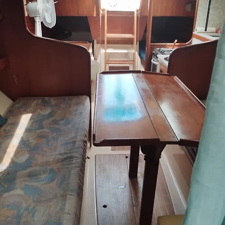 House Boat Botel